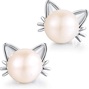 Pearl Earrings That Look Like Little Cat Heads