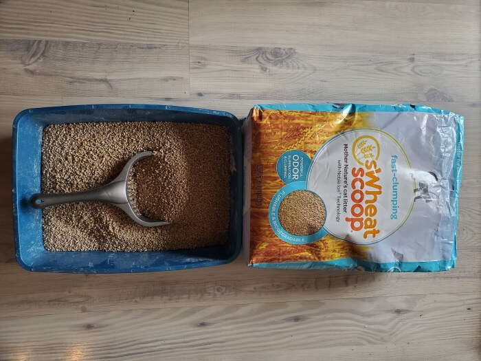 sWheat Scoop Natural Fast-Clumping Wheat Cat Litter